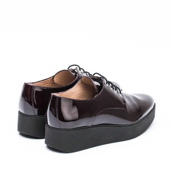 Blucher flatform charol